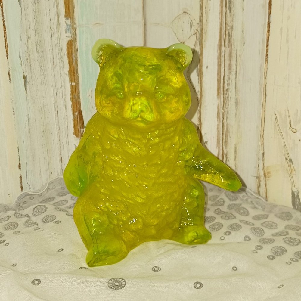 Mosser Opalescent Uranium Glass Sitting Bear